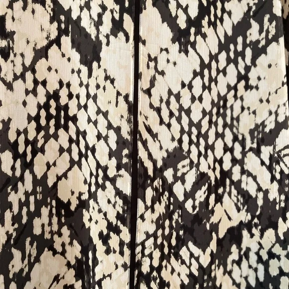 Vince 100% Silk Sleeveless Shift Dress Abstract/Snakeskin-ish Print ~ Size 8 - Picture 10 of 11